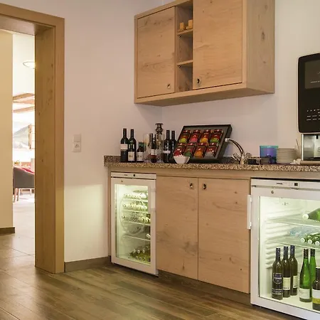 ゲストハウス Lexner トゥクス