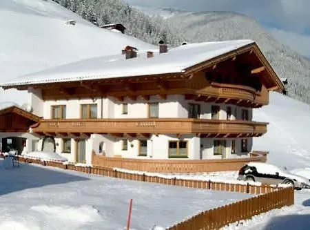 Lexner ゲストハウス トゥクス