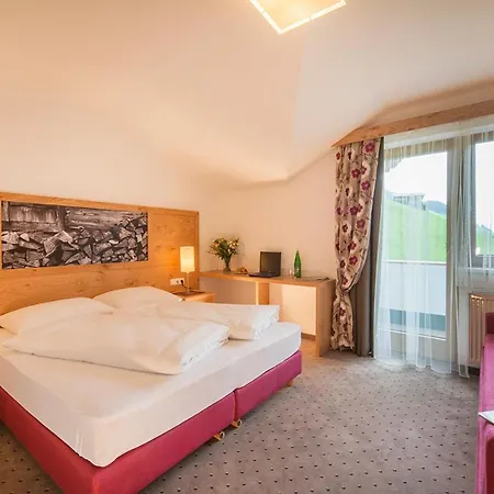 Lexner 4*